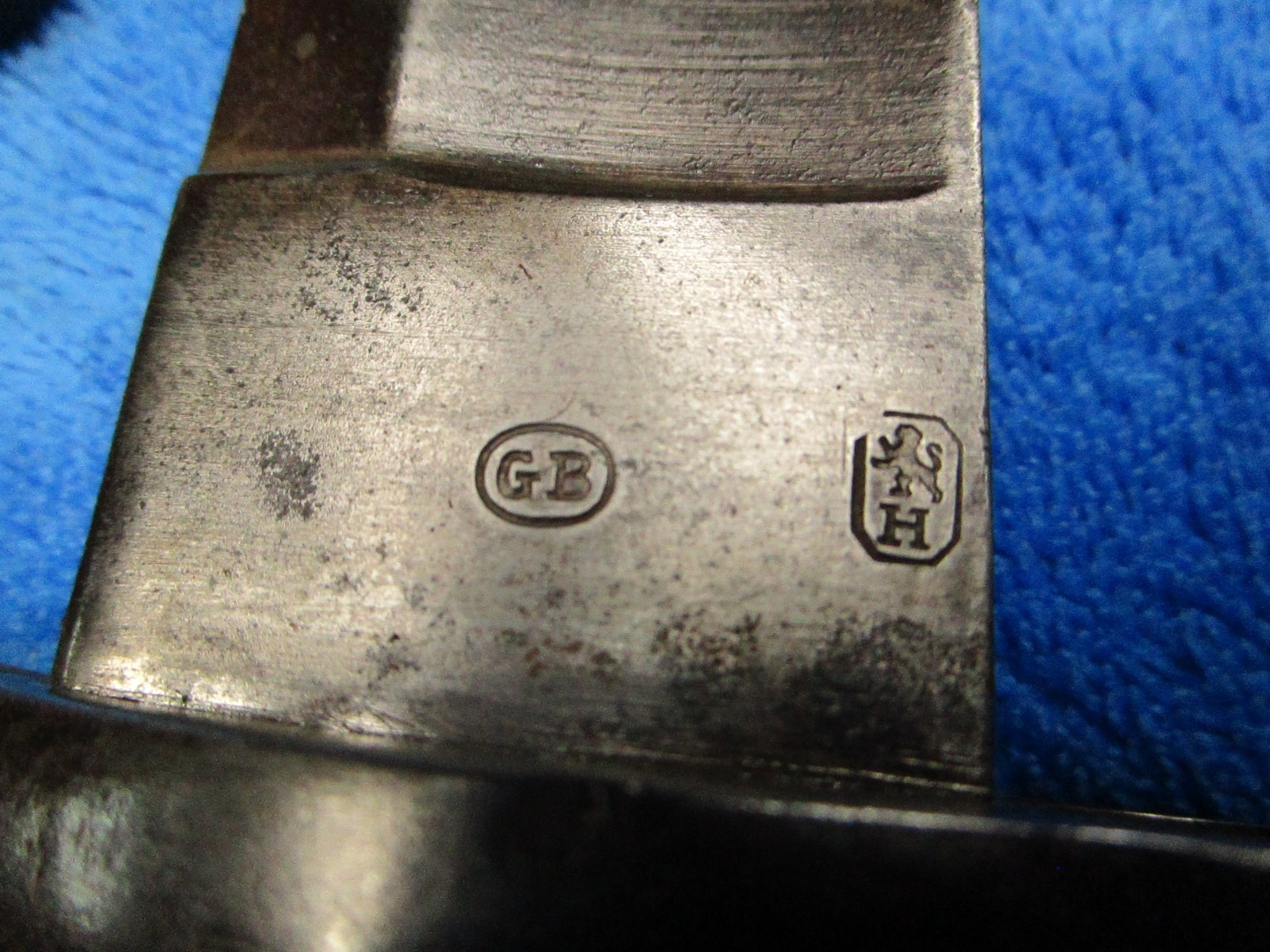 RARE ORIGINAL ANTIQUE M1868 BELGIUM SAWBACK BAYONET AND SCABBARD WITH HANGER