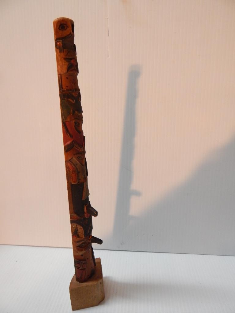 VINTAGE 13 1/2" ALASKA TLINGIT INDIAN NW COAST RED CEDAR WOOD TOTEM POLE MODEL