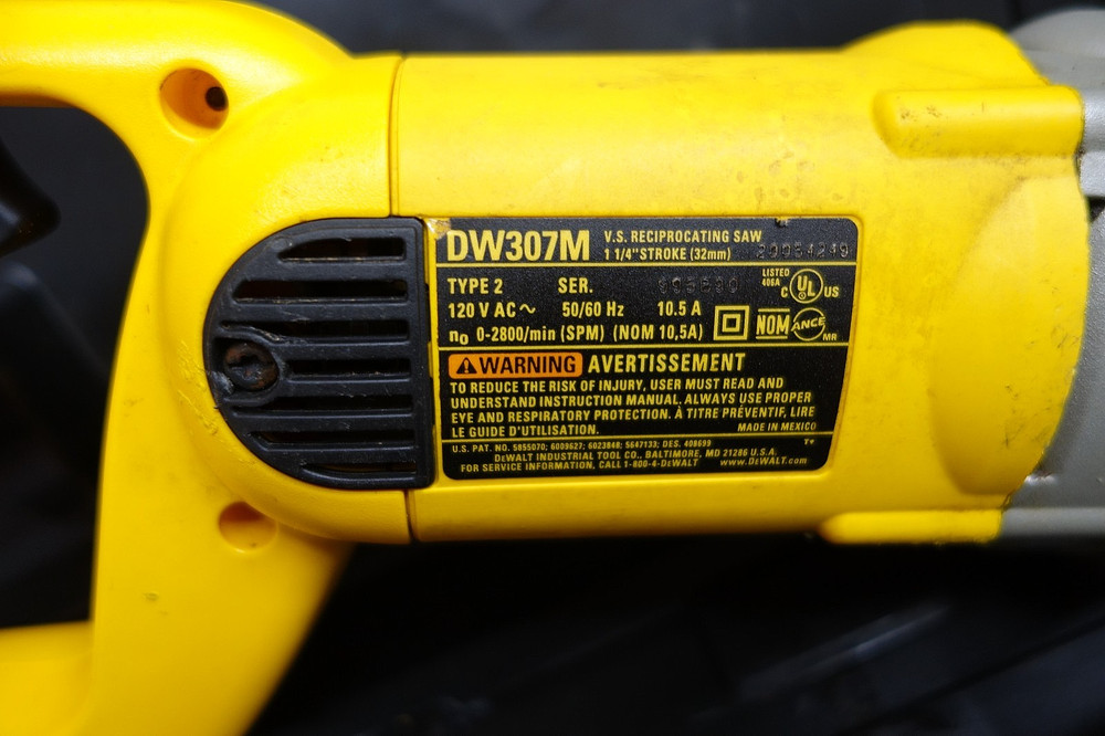DEWALT DW307M 9.5-Amp Corded Reciprocating Saw Variable Speed