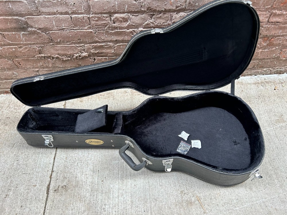 Takamine Jasmine Hardshell Case w Key