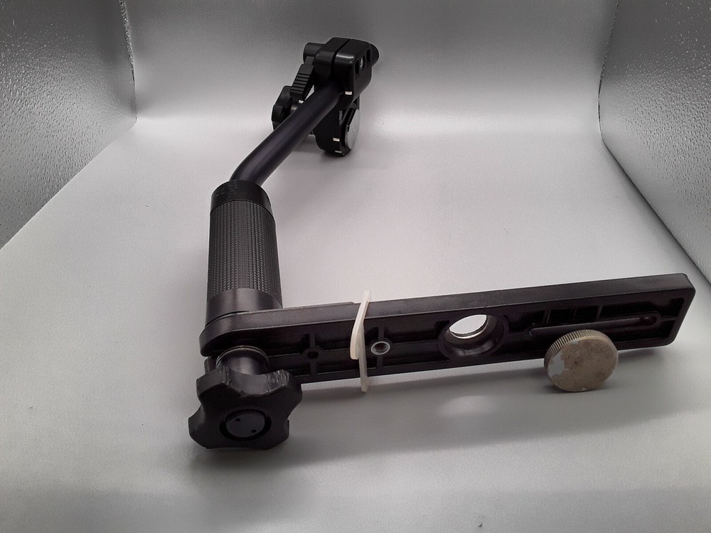 NIKONOS SB 105 UNDERWATER STROBE AND ACCESSORIES