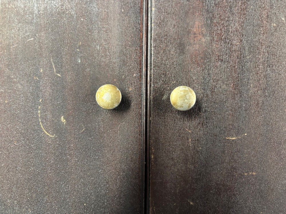Victor Victrola Phonograph VV-100 Upper Doors Mahogany, with knobs & hinges