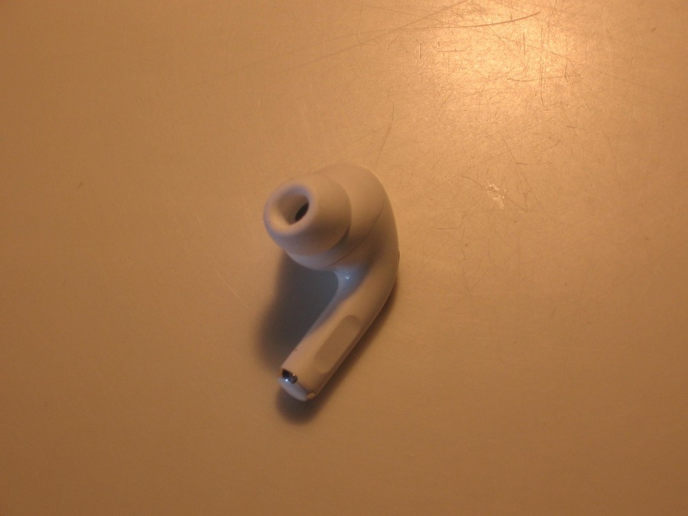 Apple Airpods Pro 1st Generation Left SIDE A2084 with new Ear Tip