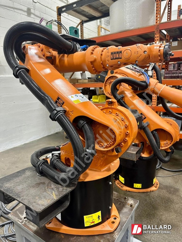 KUKA KR6-2 Robotic System w/ KRC4 Controller - 686087