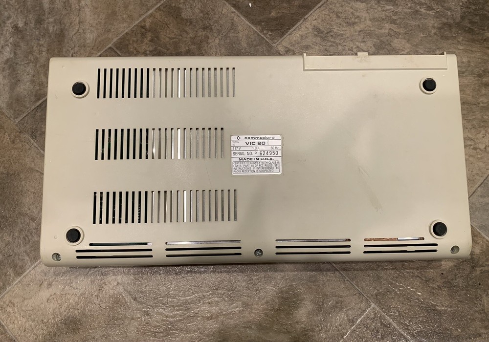 Commodore Vic 20 (Powers On , But Not Tested)