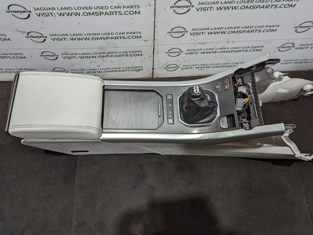 RANGE ROVER EVOQUE L538 CENTRE CONSOLE WITH ARMREST