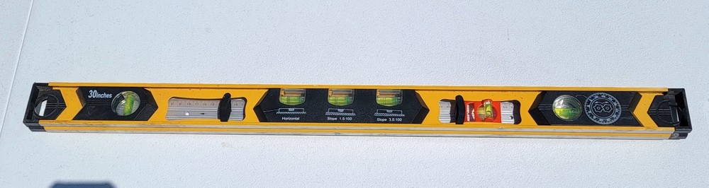 30" CEN-TECH Angle Ruler Protractor Spirit Level Scaffolding Builder Level-