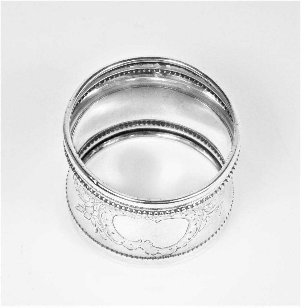 Napkin ring engraved and repousse work solid silver – 19th century