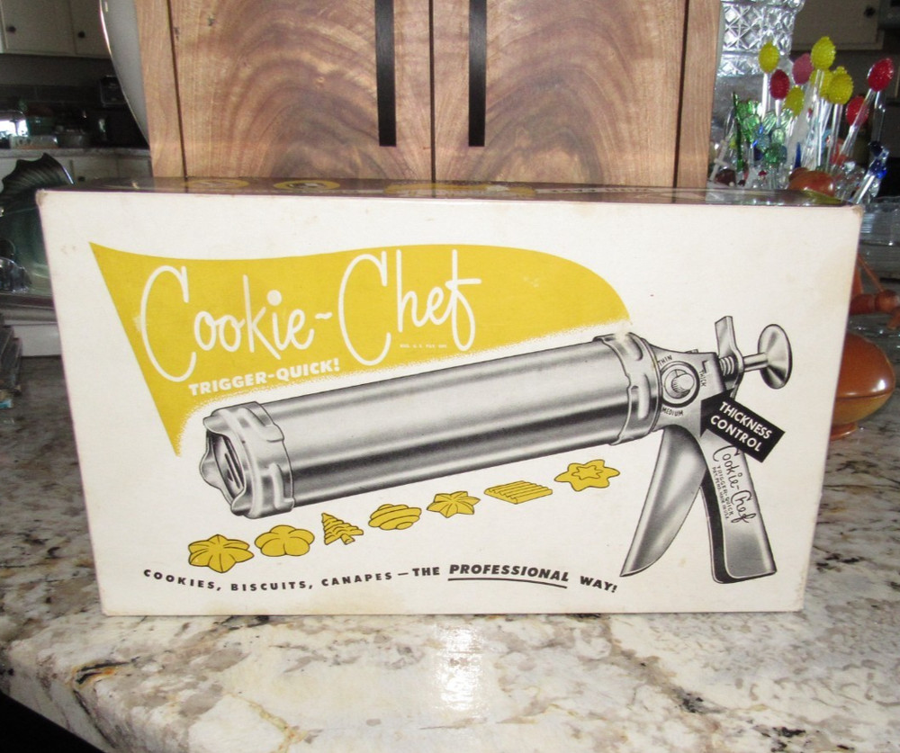 Vintage WF Meyer COOKIE CHEF Trigger Quick Cookie Press Complete - Box & Recipes