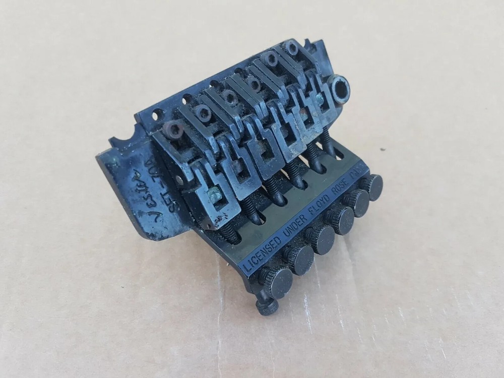 90's VESTER TREMOLO