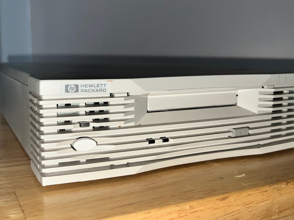 HP External SCSI DDS/DAT drive - C6365A