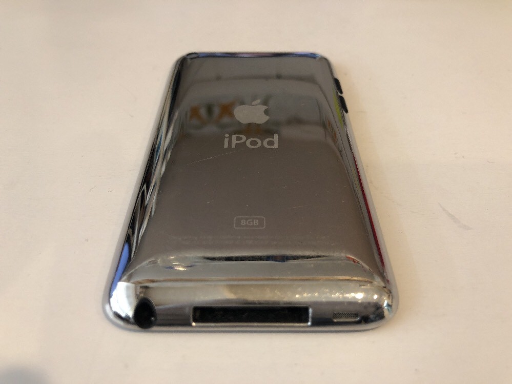 Apple iPod touch 4th Generation Black (8 GB) - Good Condition