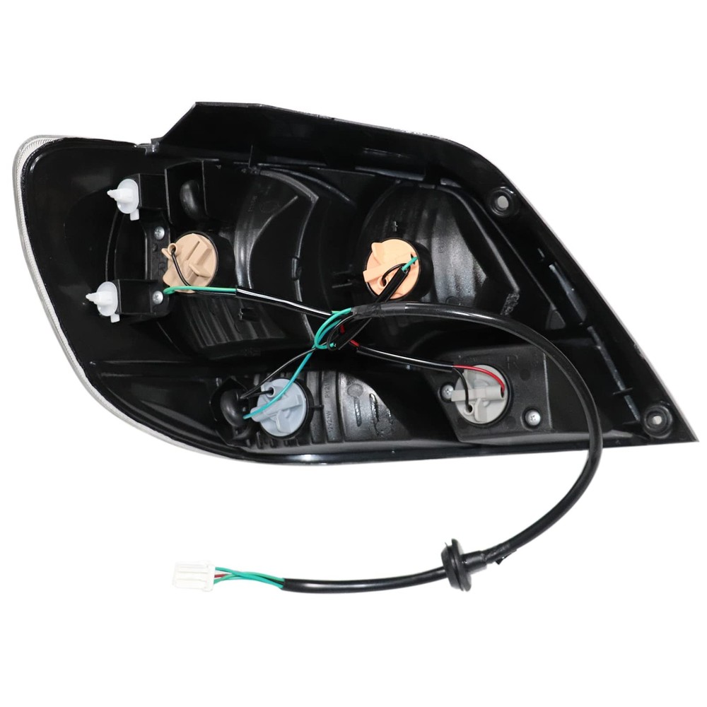 Tail Light Assembly Right for Outlander 2002-2005