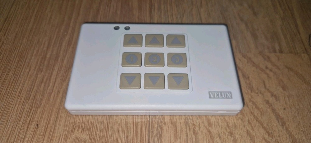 VELUX WLI 130 PUSHBUTTON PANEL WITH INTEGRATED INFRARED RECEIVER IR