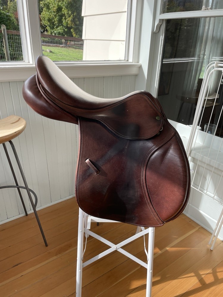 English Saddle - County Solution - 17 M SR - 2017 - Forward Flap - Jumper