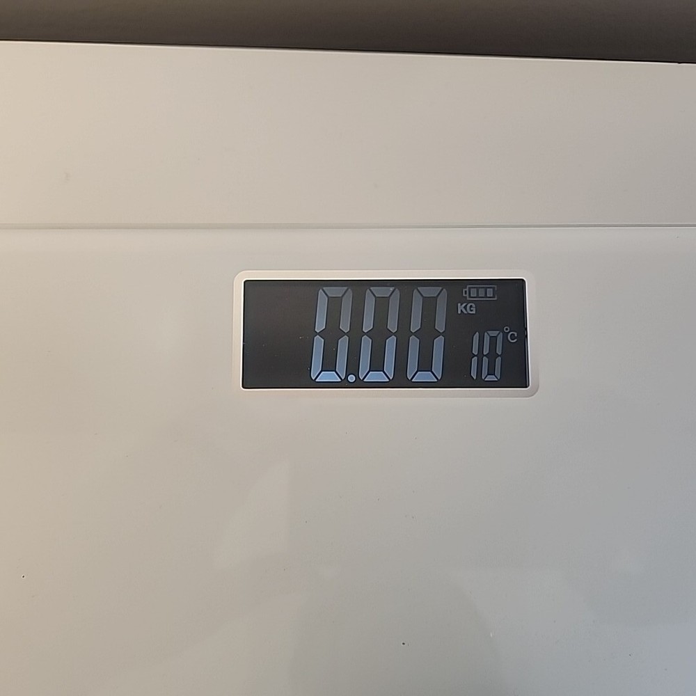 WHITE & DECKER Super Slim Digital Bath Weight Scale, LCD Display, 375lb Max