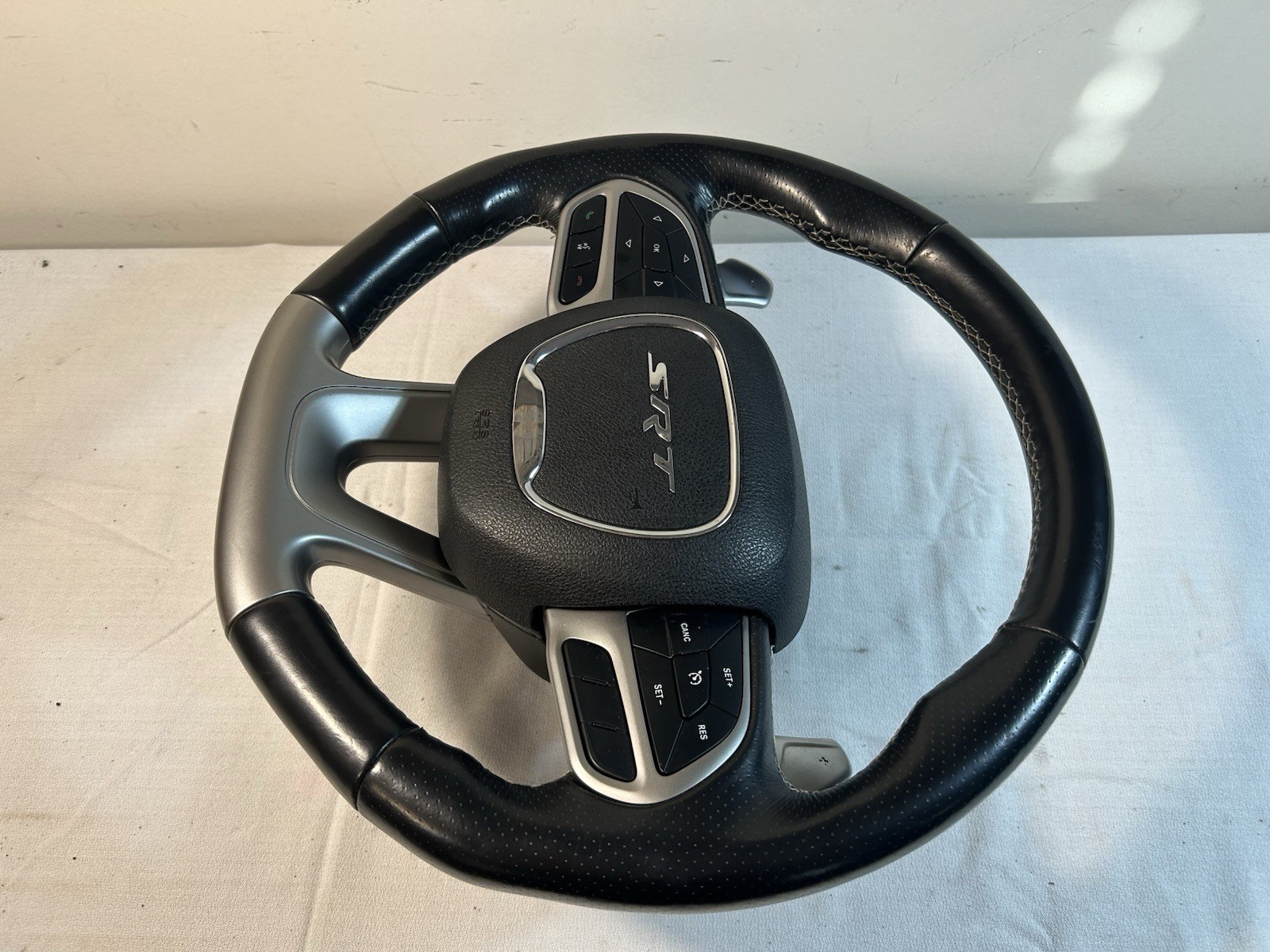 2021 Dodge Charger HELLCAT Steering Wheel Assembly COMPLETE OEM USED