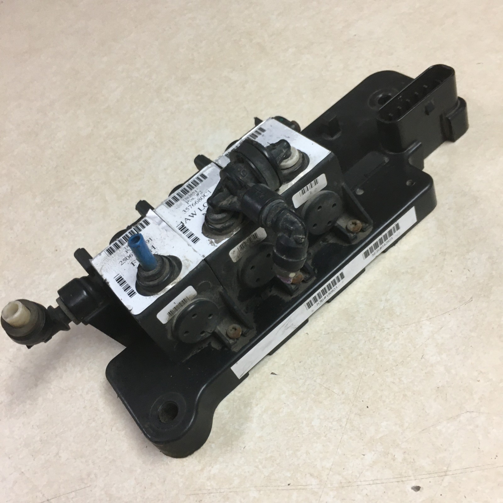 International Air Brake Solenoid Control Module 2506711C91 3576680C1 3587734C1