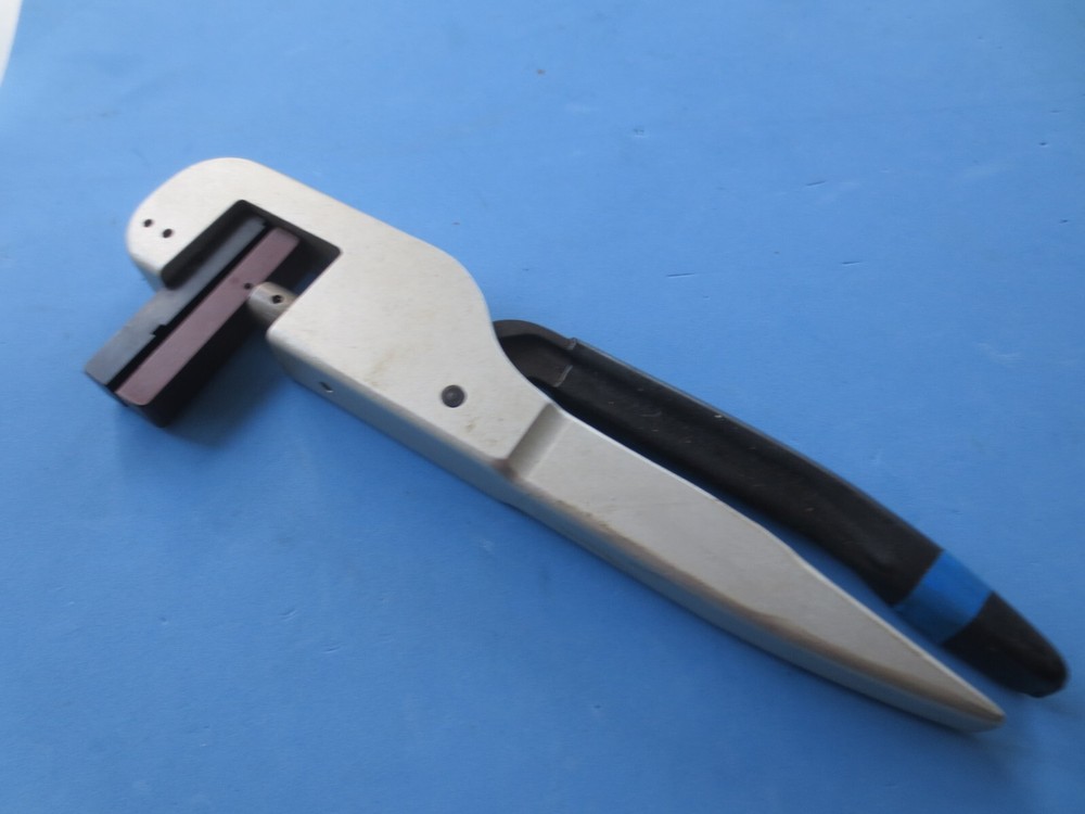 DMC HX9 Open Frame Crimp Tool with Y579 Die Set for 3M Scotchflex ★ Nice Tool ★