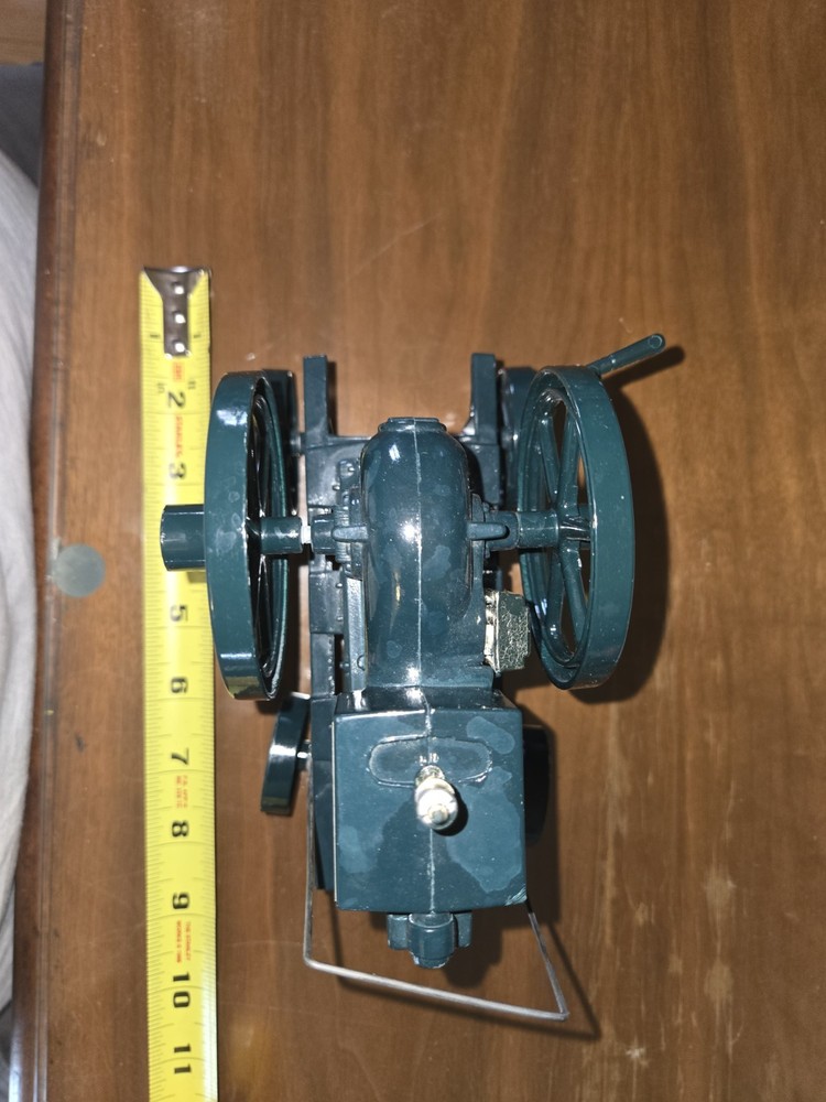 Ihc Ertl Hit And Miss Engine Toy Model
