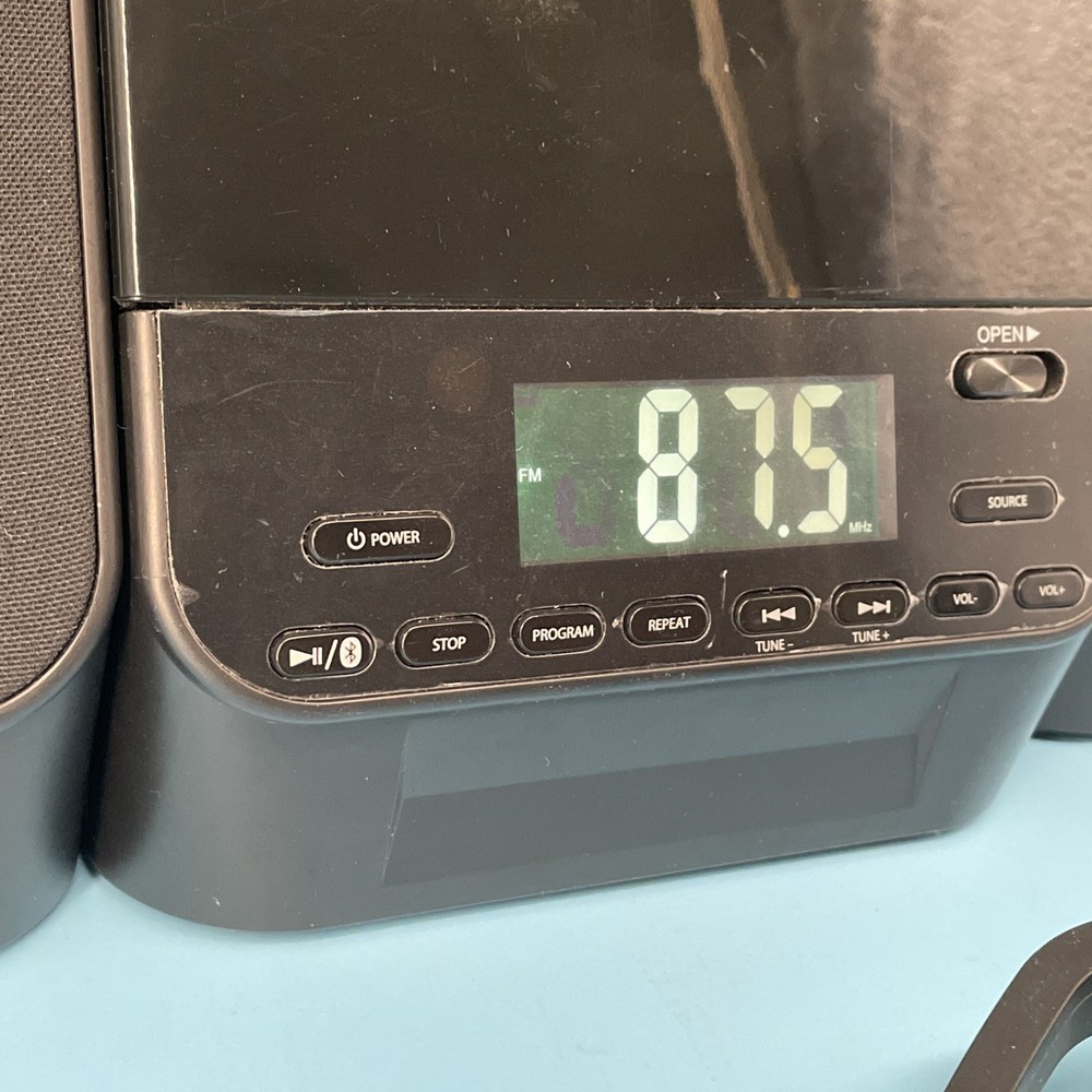 CD PLAYER ON. OND19AAA12 CD Mini Stereo System Black Bluetooth