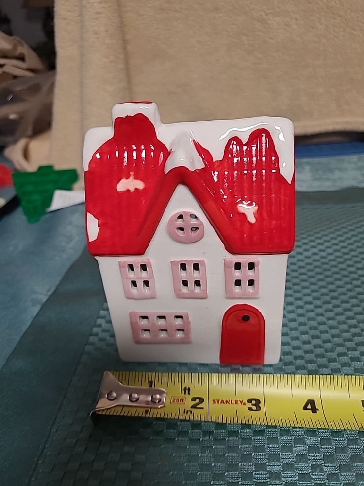LIGHTED HOUSE DECORATION (BIN QQ)