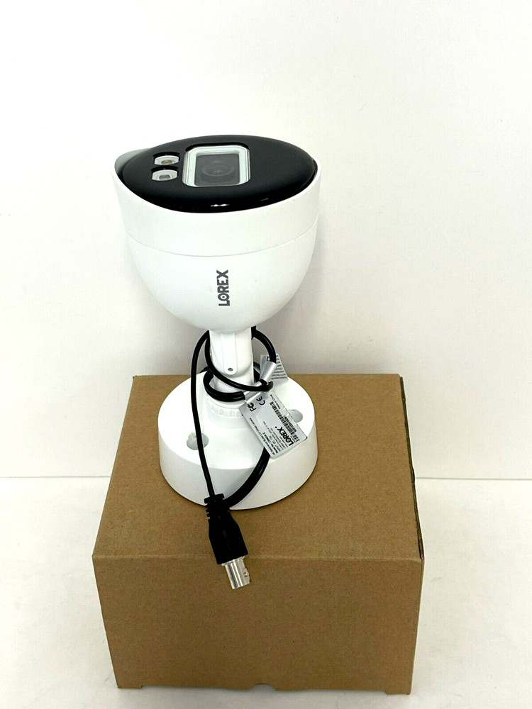 Lorex 4K Ultra HD Active Deterrence Night Vision Security Video Camera C884DA