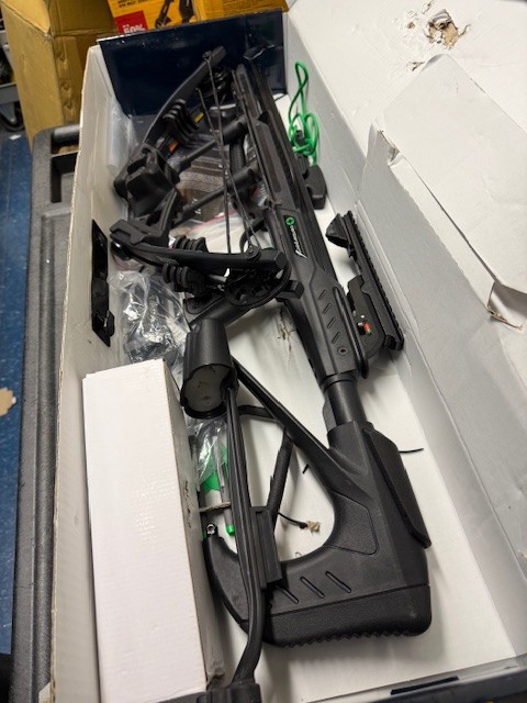 **DAMAGED** CETERPOINT ARCHERY COMPACT CROSSBOW C0001