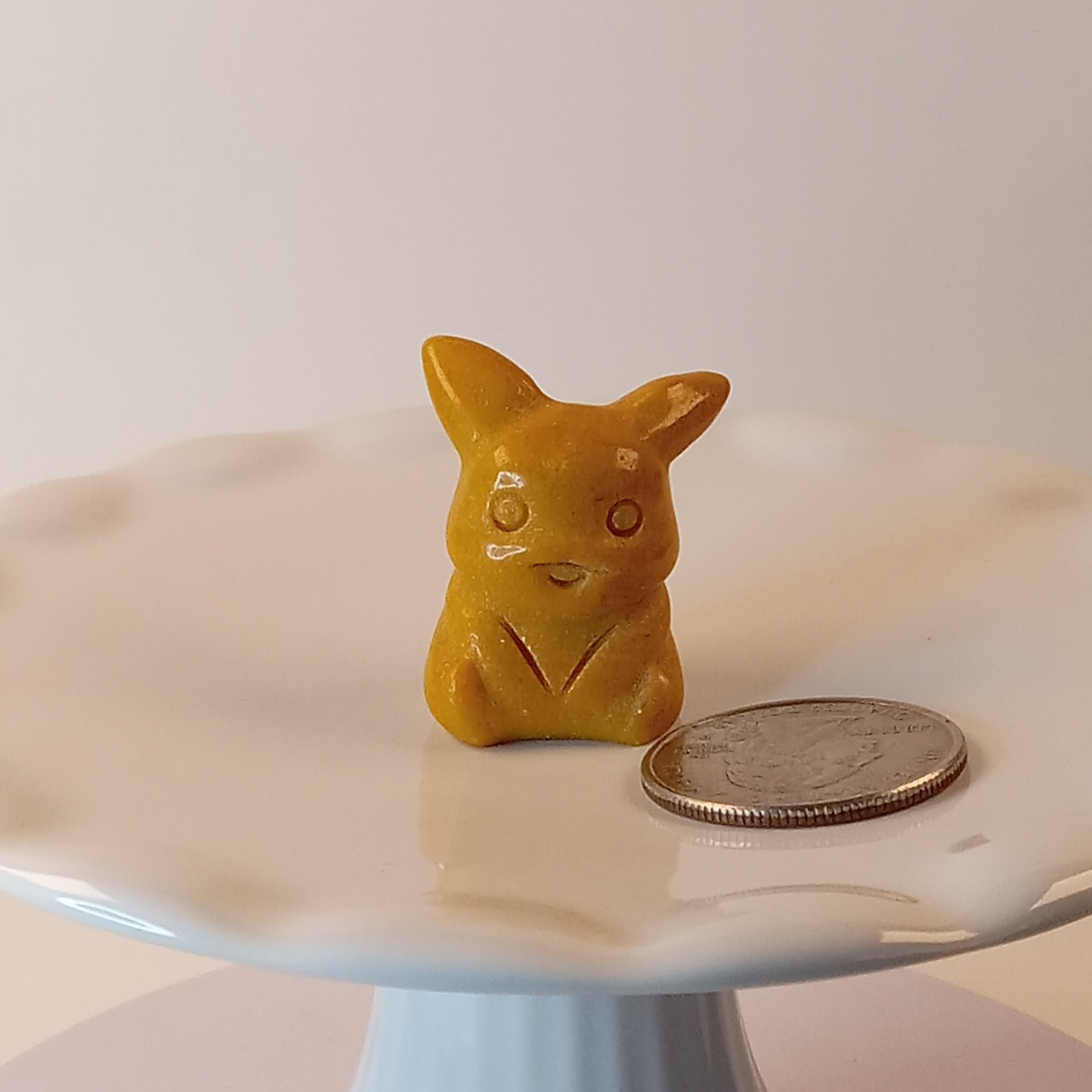 Yellow Jade Crystal Pikachu Pokemon Character Carving 18g | E14