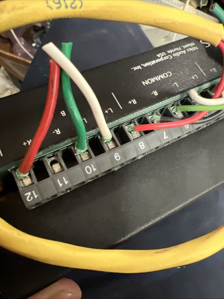 Niles DPS-1 Amplifier / Speaker Selector A/B Switch