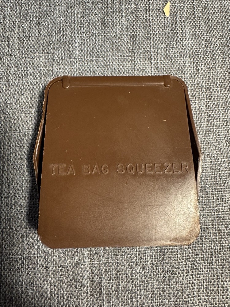 Vintage Brown Plastic Tea Bag Squeezer Drip Tray – Retro Kitchen Gadget