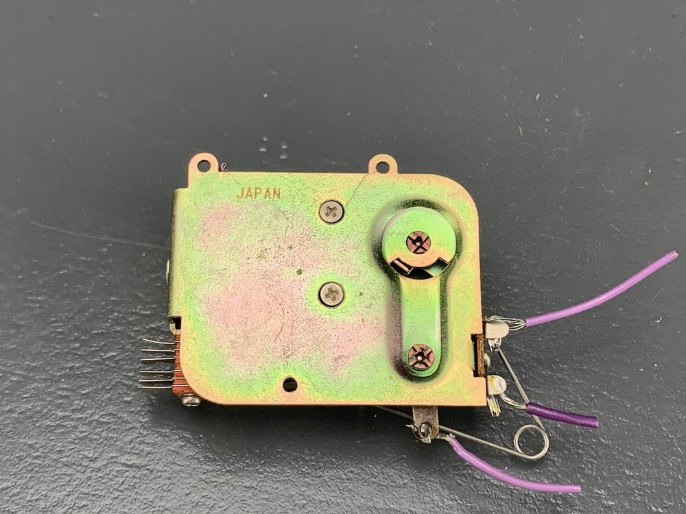 Kemtron X-250 Twin Coil Switch Machine E0157