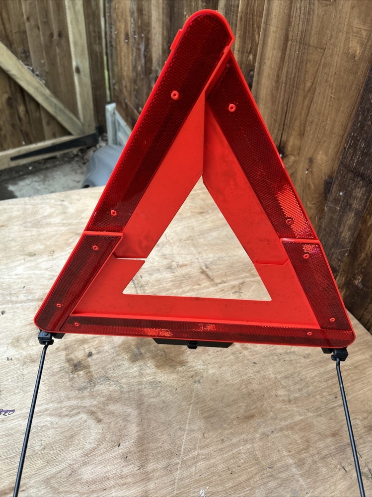 Audi A4 B7 Cabriolet Warning Breakdown Triangle 4B5860251E