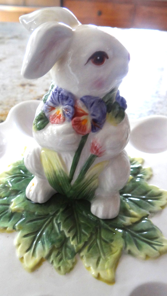 EUC THE BUNNY COLLECTION by CornerRUBY CERAMIC EASTER RABBIT DEVILED EGG DISH