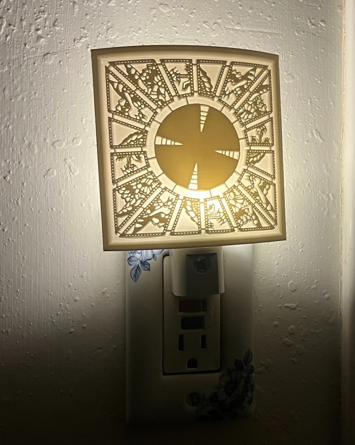 Hellraiser Puzzle Box Night Light - LED Night ddLight - Pinhead