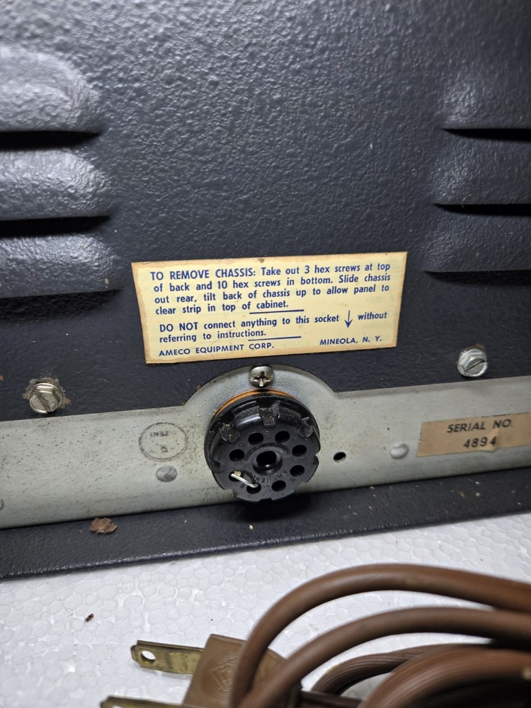 Nice Vintage Ameco Model TX-62 2 & 6 radio transmitter