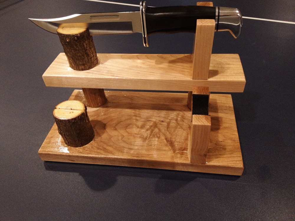 DOUBLE KNIFE DISPLAY STAND . SOLID MAPLE