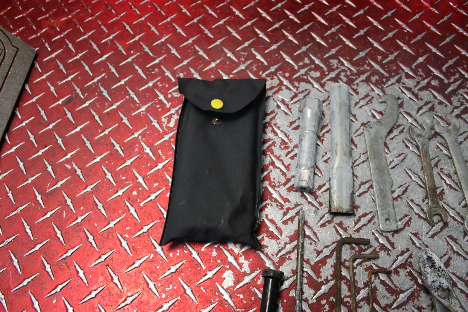 1999 - 2007 SUZUKI HAYABUSA GSX1300R OEM TOOL KIT & BAG DND