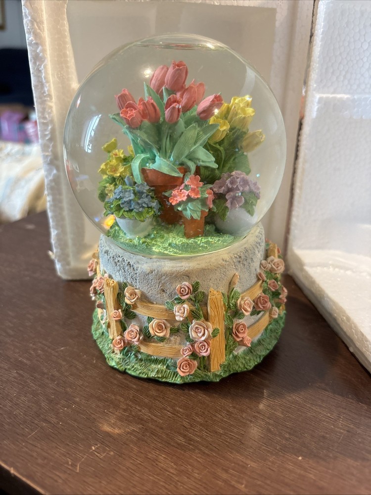 Flower Pot Snow Globe