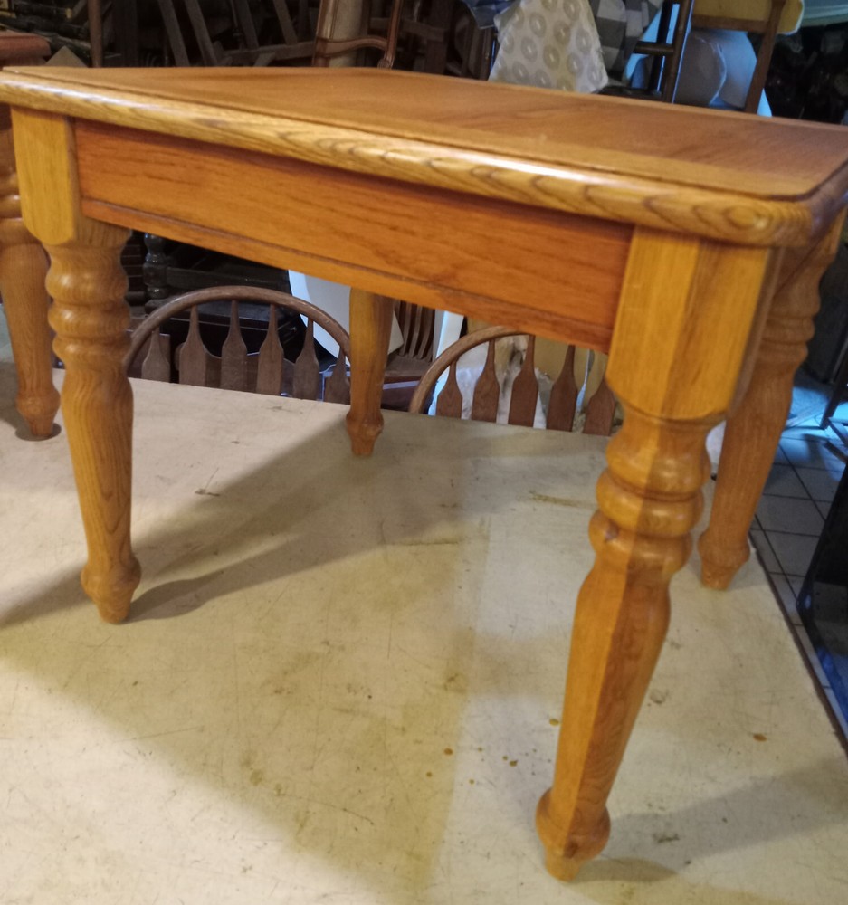 Oak End Table / Side Table   (ET659)