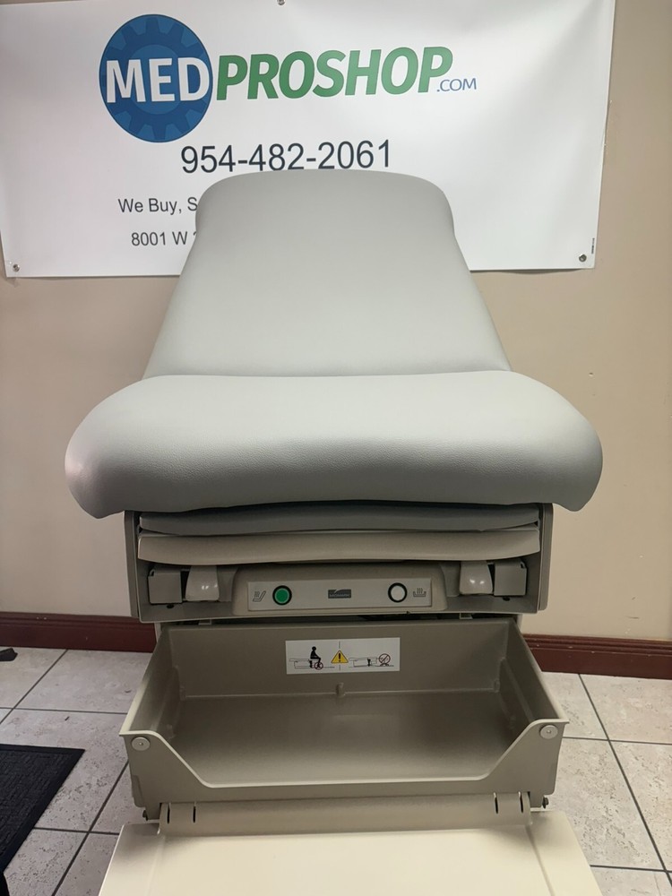 Midmark / Ritter 623 Power Exam Table