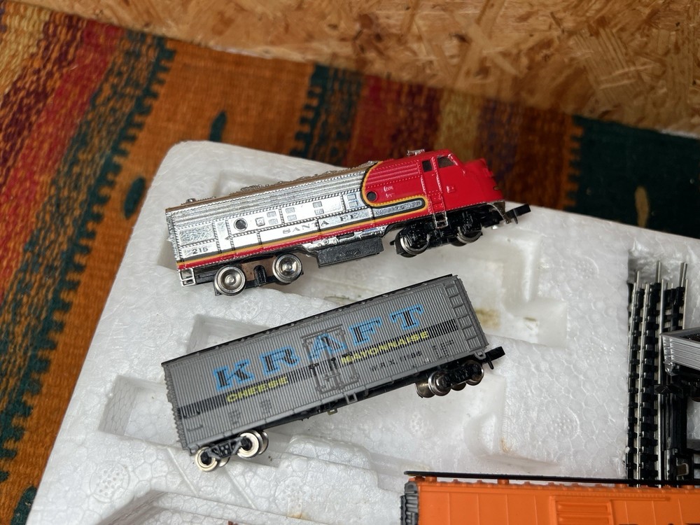 Bachmann Silver Chief N Scale Electric Train Set UNTESTED