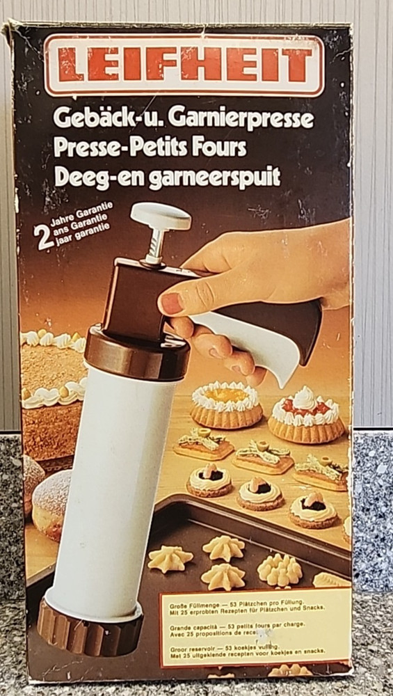 Leifheit Biscuit & Cookie Maker Press Complete