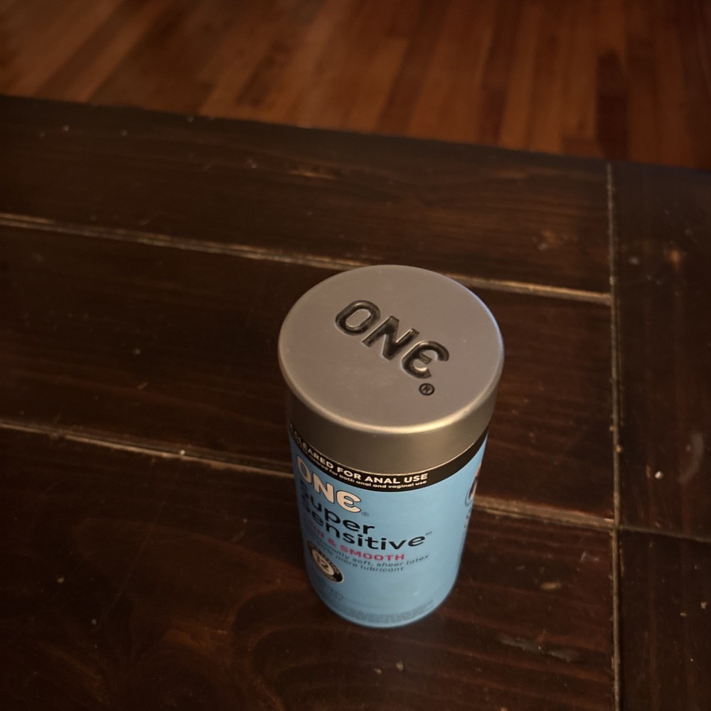 One Super Sensitive Condoms Thin & Smooth - 12 Condoms