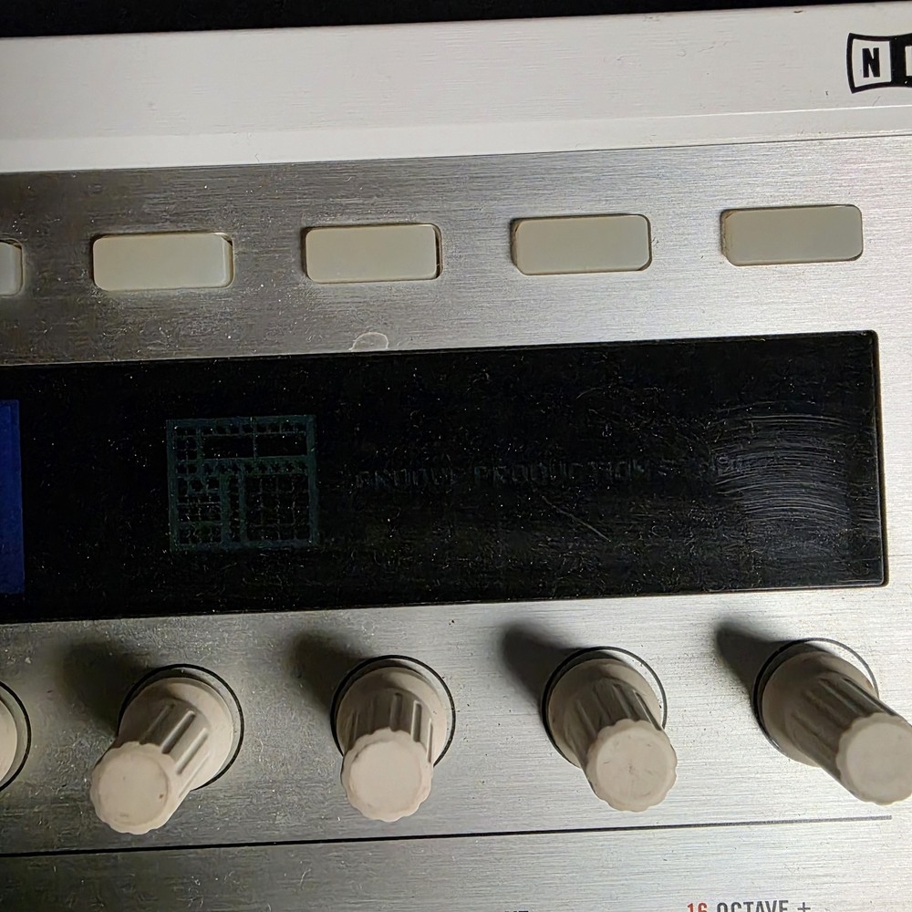 Native Instruments MASCHINE MK2 *NO Software * Works * LED Screen Problem*