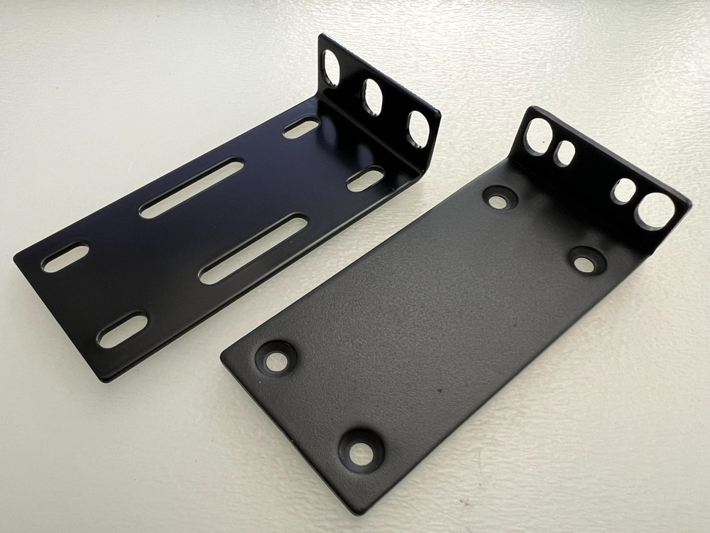 RACK MOUNT EAR BRACKETS 1U/NEW
