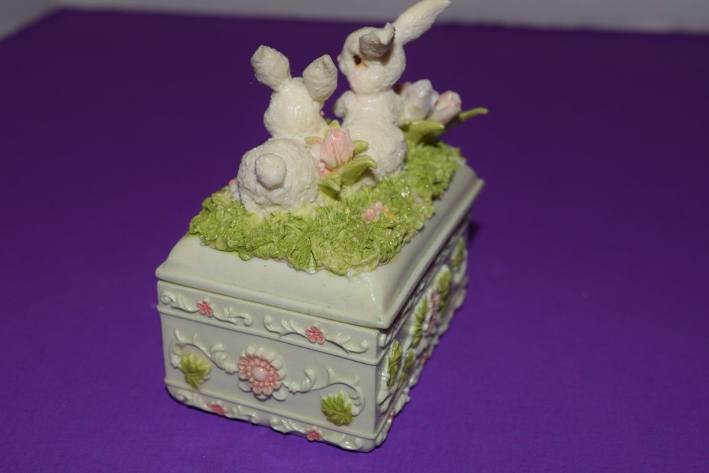 NEW - RABBIT TRINKET BOX - BEAUTIFUL!