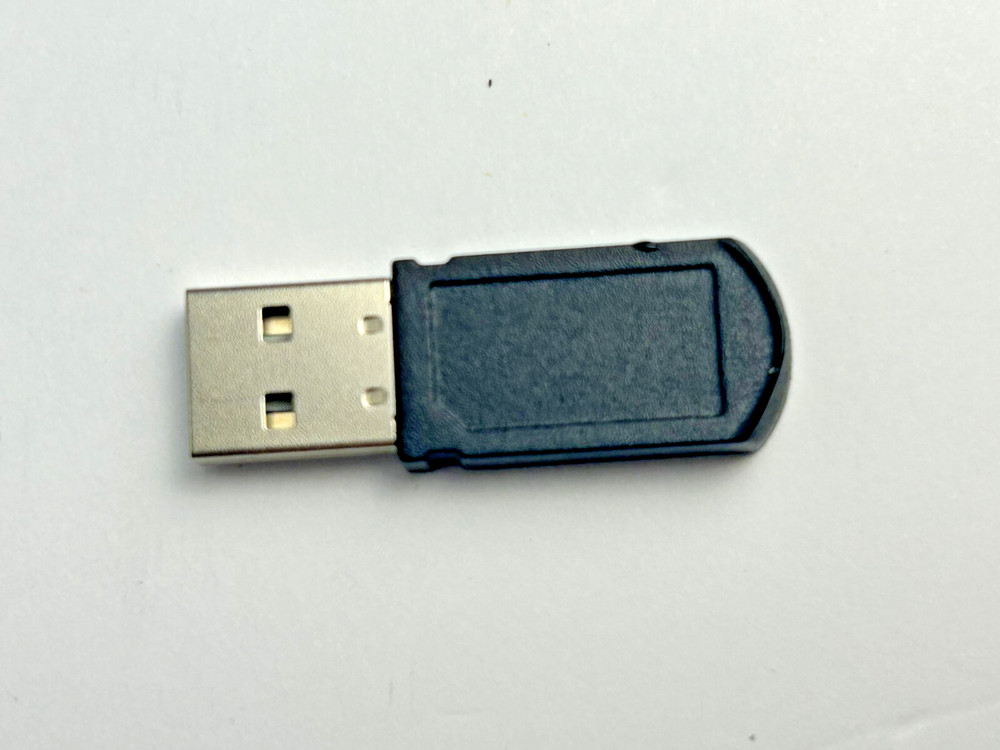 StarTech Wireless Presentation Remote With Laser Pointer - 90ft (27m) PRESREMOTE