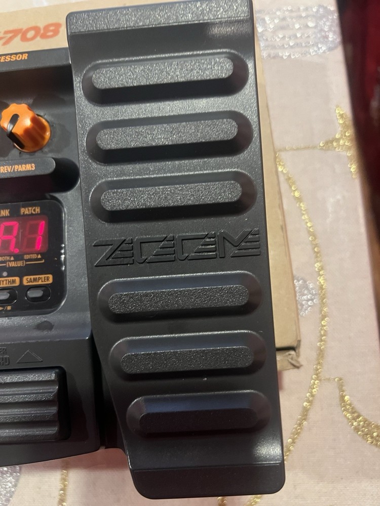 Zoom BFX-708 Bass Effects Processor