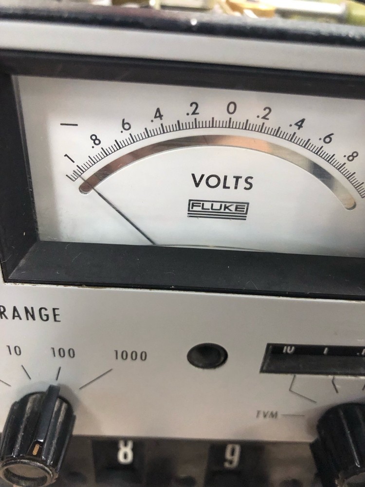 PARTS! John Fluke Model 895A DC Differential Voltmeter MISSING COVER (UNTESTED)